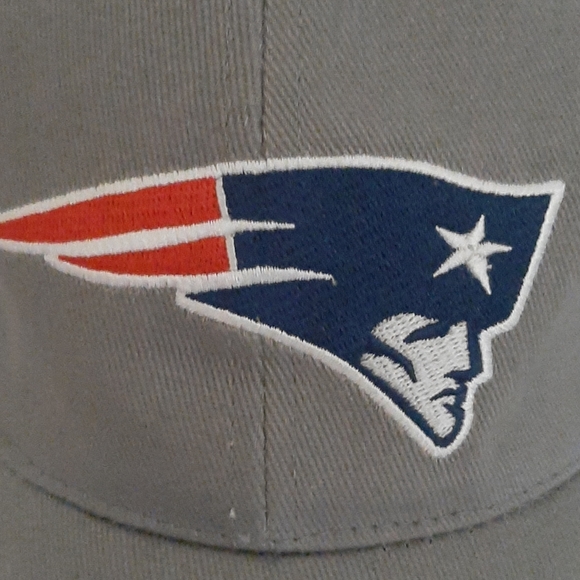 Grey New England Patriots Ball Cap - Picture 2 of 3